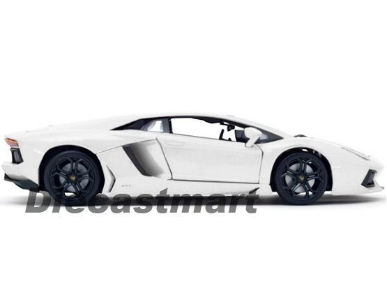 BbURAGO 118 2012 LAMBORGHINI ADVENTADOR LP700 4 WHITE  