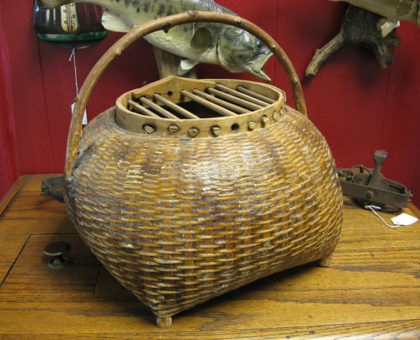 VINTAGE ASIAN HAND WOVEN BAMBOO FISH/BIRD BASKET – SLIDING OPENING 