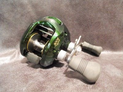 SHIMANO CURADO 300E BAITCAST REEL GREAT CONDITION  