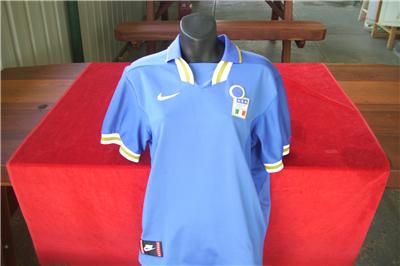 ITALIA OFFICAL NIKE DRI FIT JERSEY IN GREAT COND SIZE S  