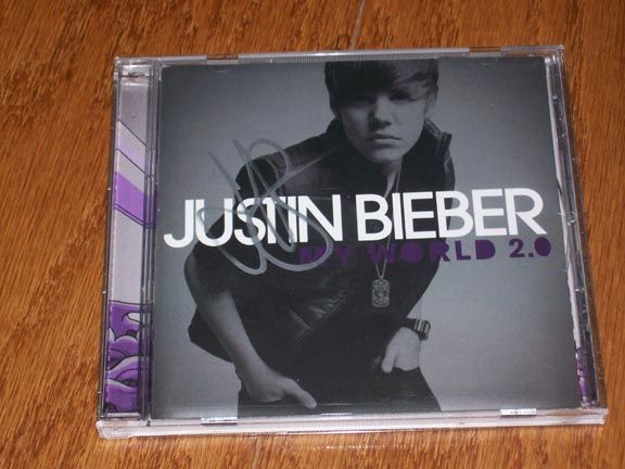 JUSTIN BIEBER*SIGNED*CD*MY WORLD 2.0*BRAND*NEW*  