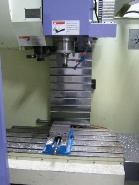 1999 TAKUMI SEIKI V8A  CNC VMC VERTICAL MACHINING CENTER  