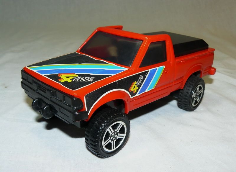   ON THE FLOOR SPEED BLASTER DATSUN PICKUP TOY 4 SPEED STUNT CAR  