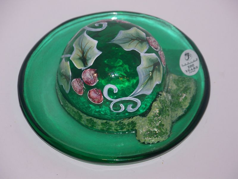 Fenton Glass Emerald Berries & Holly Green Hat  