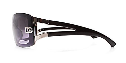 These DG Sunglasses feature a forked frame, DG logo at the temple 