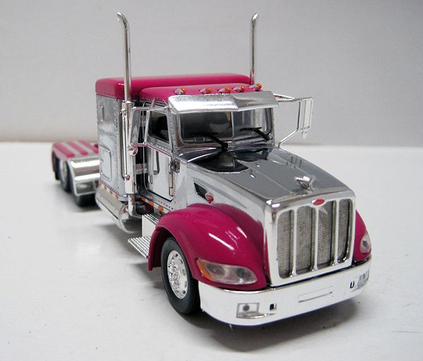 TONKIN PETERBILT 386 TANDEM SLEEP CAB 1/53 PINK/CHROME  