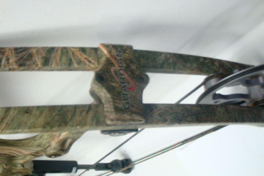 BOWTECH GUARDIAN COMPOUND BOW  