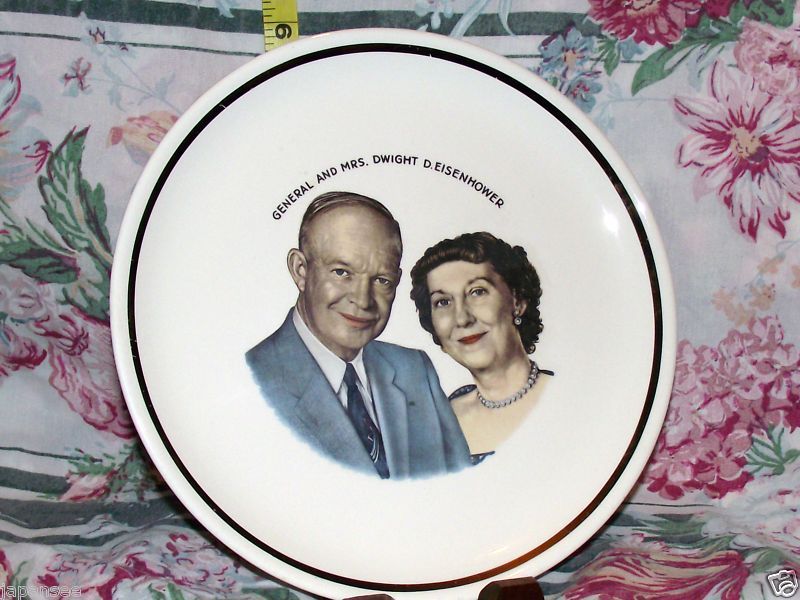 DECORATIVE COLLECTIBLE PLATE GENERAL AND MRS DWIGHT EISENHOWER  