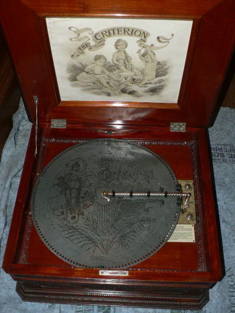 Double Comb Criterion Music Box   c. 1896  