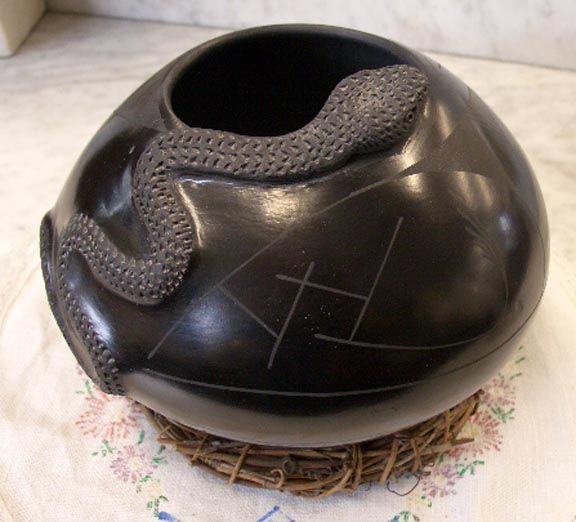 FINE MATA ORTIZ RITO TALAVERA QUEZADA BLACK ON BLACK SNAKE JAR   1990