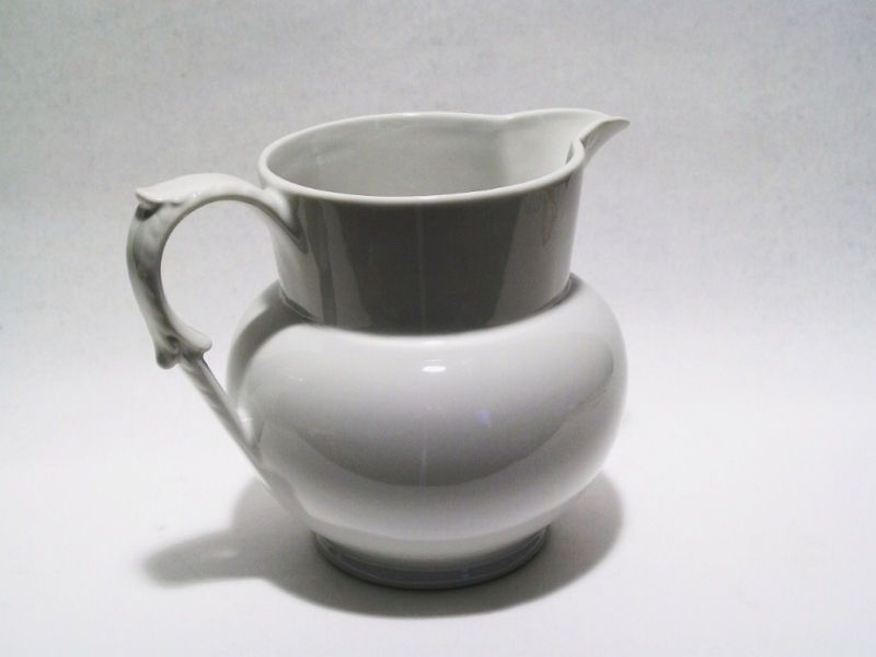 Lovely Porcelain Pitcher   Old Fashioned White ~ NIB   