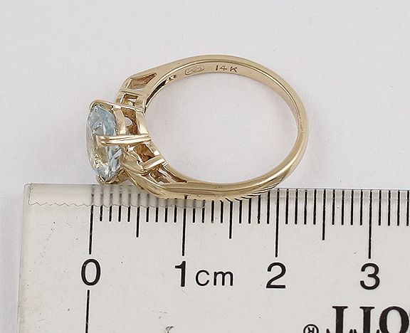 ELEGANT AQUAMARINE 14K YELLOW GOLD RING MODERN  