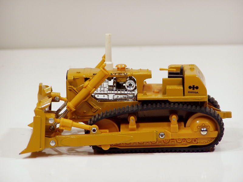 Komatsu D355A Dozer   n/c   1/50   Diapet #K 12   MIB  