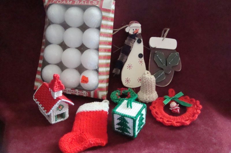 Handmade Christmas Ornament PLUS 12 Foam Craft Balls  