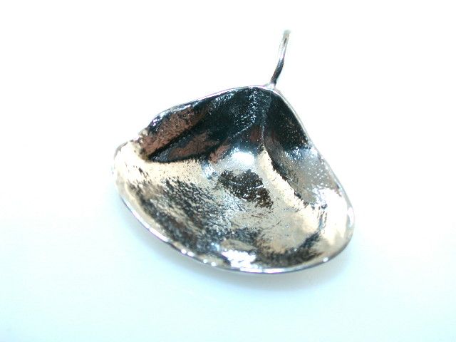 Vintage SEASHELL STERLING SILVER CHARM PENDANT  