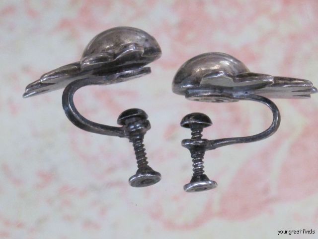   MEXICAN STERLING SILVER TAXCO LOS CASTILLOS SCREW BACK EARRINGS  