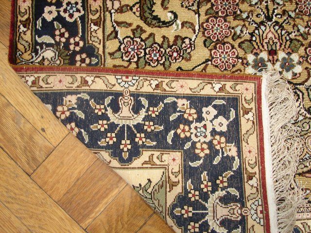 BEAUTIFUL GOLD SILK PRAYER RUG  