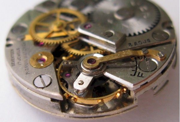 used MARVIN 540 s   17j. 3 adj. complete watch movement for parts 