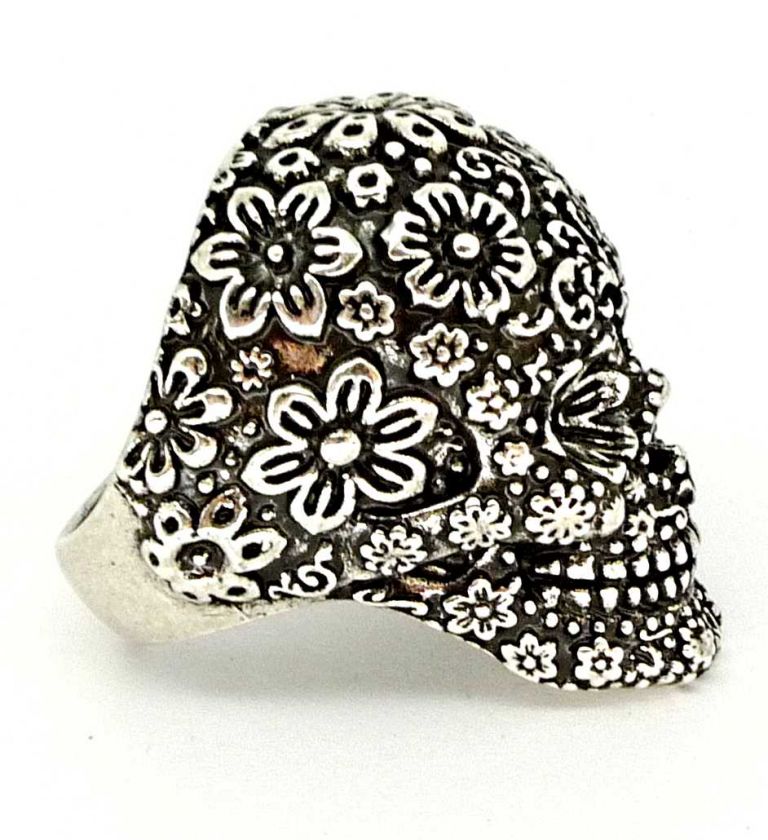 Disney Couture Pirates Silver Skull Ring  