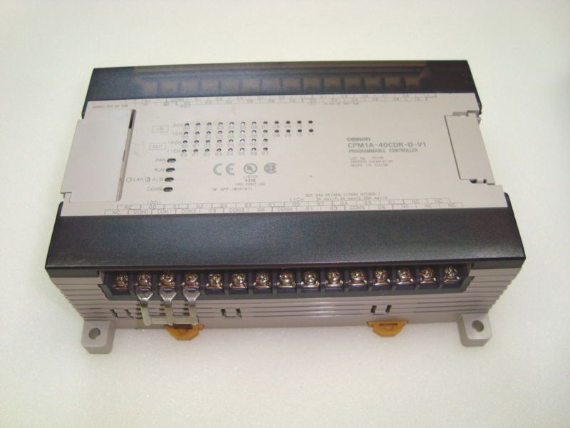 Omron CPM1A 40CDR D V​1 PLC  