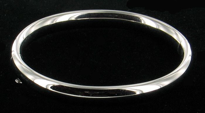 VINTAGE STERLING SILVER ENGRAVED BANGLE BRACELET GORGEOUS  