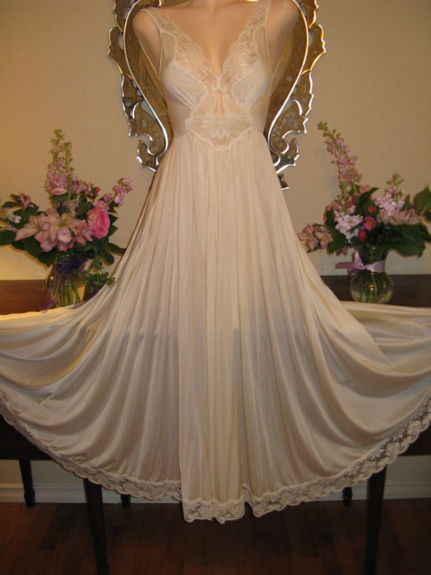 Vintage OLGA Nightgown Designer Collection GOLD Label Gown RARE Bride 