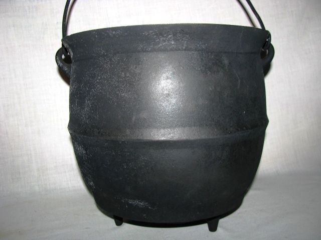 ANTIQUE F B & CO CAST IRON KETTLE CAULDRON GYPSY POT  