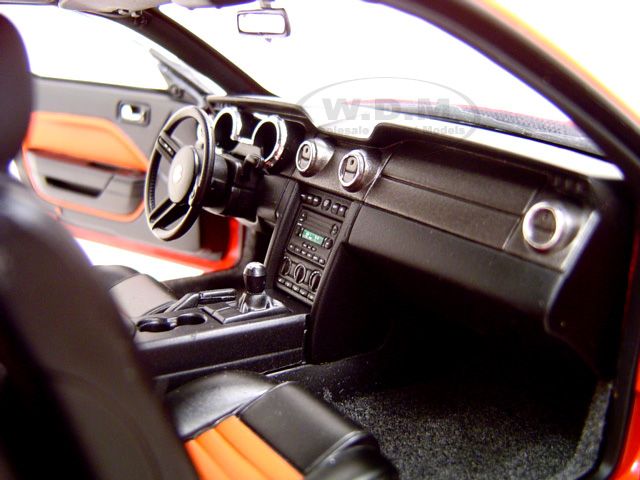 2005 MUSTANG SHELBY COBRA GT500 118 DIECAST MODEL CAR BY AUTOART 