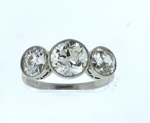   DECO C.1935 PLATINUM DIAMOND 3 STONE RING 3.39CTS ENGAGEMENT RING BAND