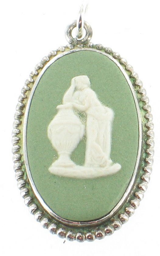 ANTIQUE WEDGWOOD STERLING MOMENTO MORI GREEN PENDANT  